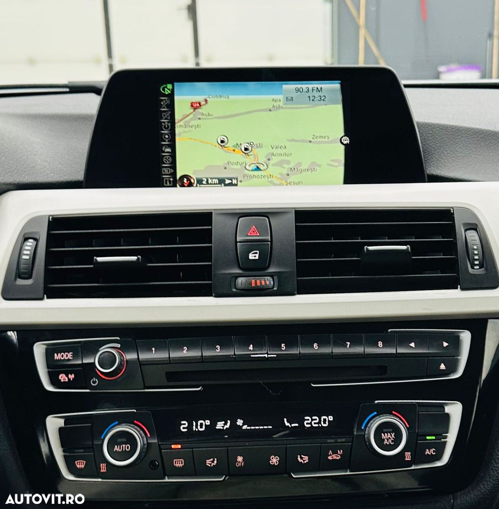 BMW Seria 3 318d DPF Aut. Edition Lifestyle - 25