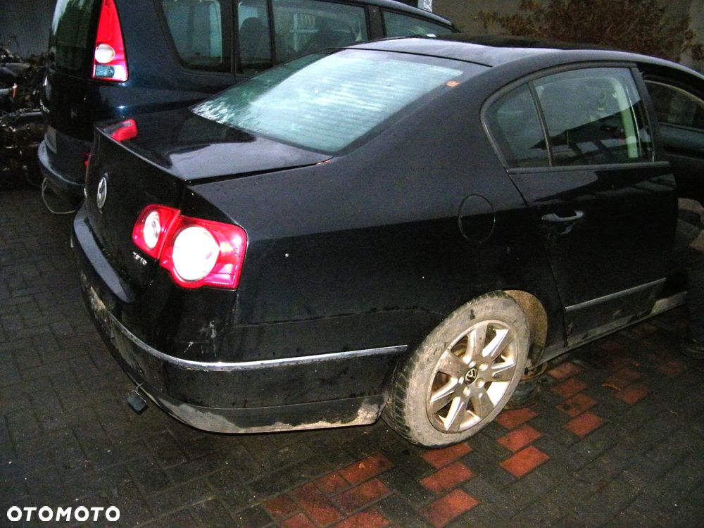 Volkswagen Passat B6 (05-10r.) 2.0 TDI 140KM. Silnik BMR Skrzynia JMA lakier LC9X.Cały na części. GWARANCJA !!!  Przód Tył Zestaw Komplet Drzwi Klapa Zderzak Błotnik Maska Grill Atrapa Szyba Pas Lampa Lusterko Boczki Fotel Kanapa Kokpit Deska Rozdzielcza Przełącznik Włącznik Sterownik Przewody Wiązka Instalacja Moduł Komputer Czujnik Listwa Pompa Alternator Wtryski Głowica Rozrusznik Kompresor Sprzęgło Dwumas Silnik Skrzynia ABS Klimatyzacji Paliwa Wspomagania Kolektor Turbina Przepustnica Zawór Chłodnica Koło Hak Belka Sanki Zawieszenie Mcpherson Półoś Amortyzator Wydech Tłumik Zacisk Most - 6