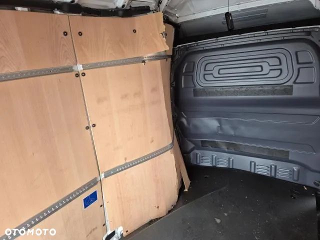 Mercedes-Benz Sprinter 317 - 10