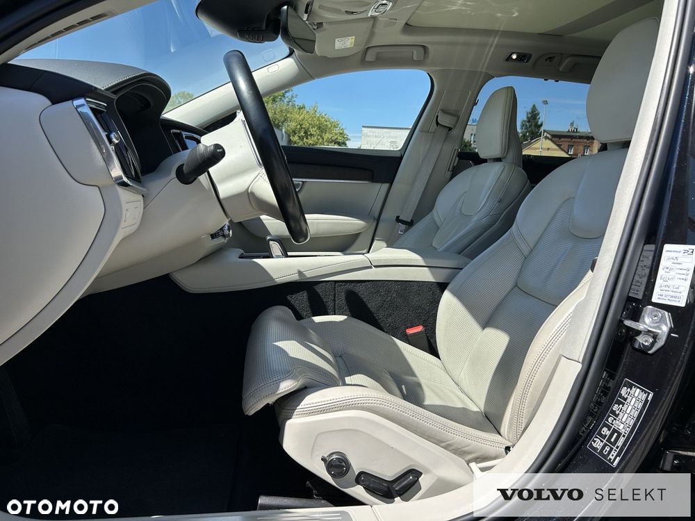 Volvo V90 Cross Country - 11