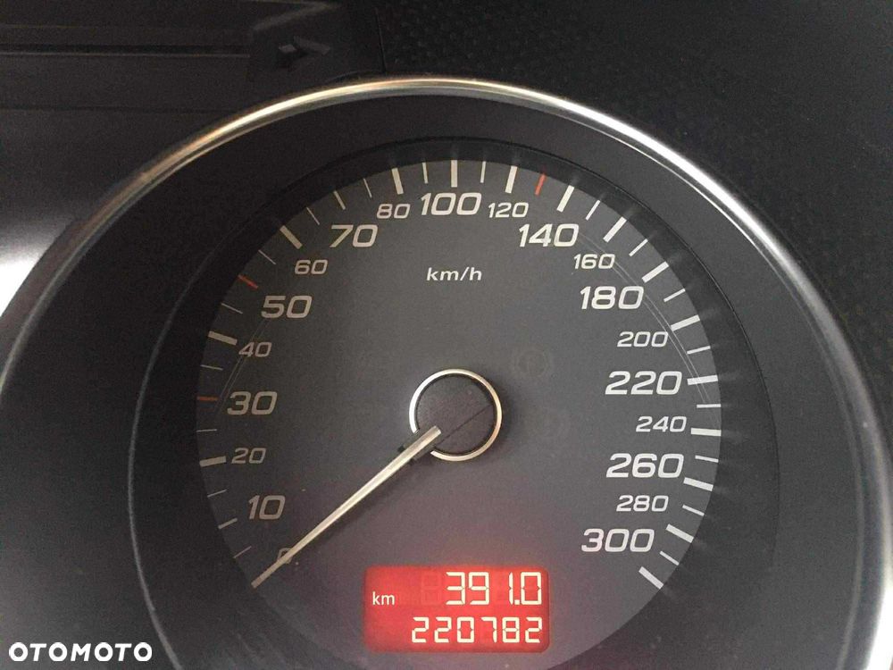 Audi S8 - 5