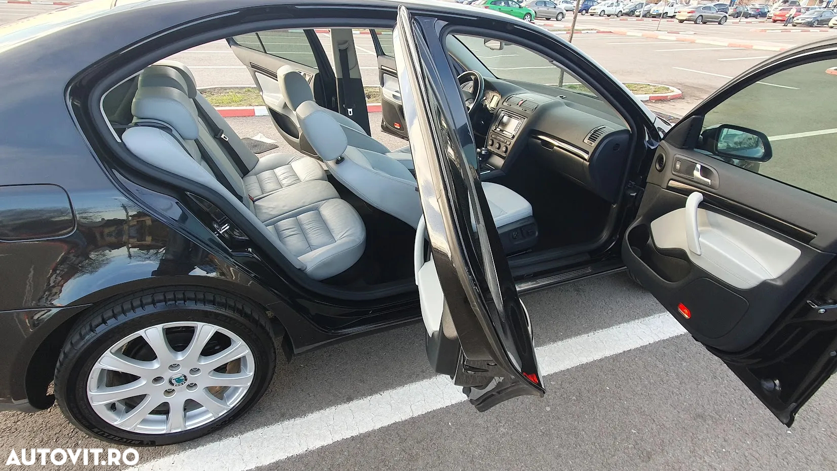 Skoda Octavia 2.0 TDI DSG Laurin & Klement - 5