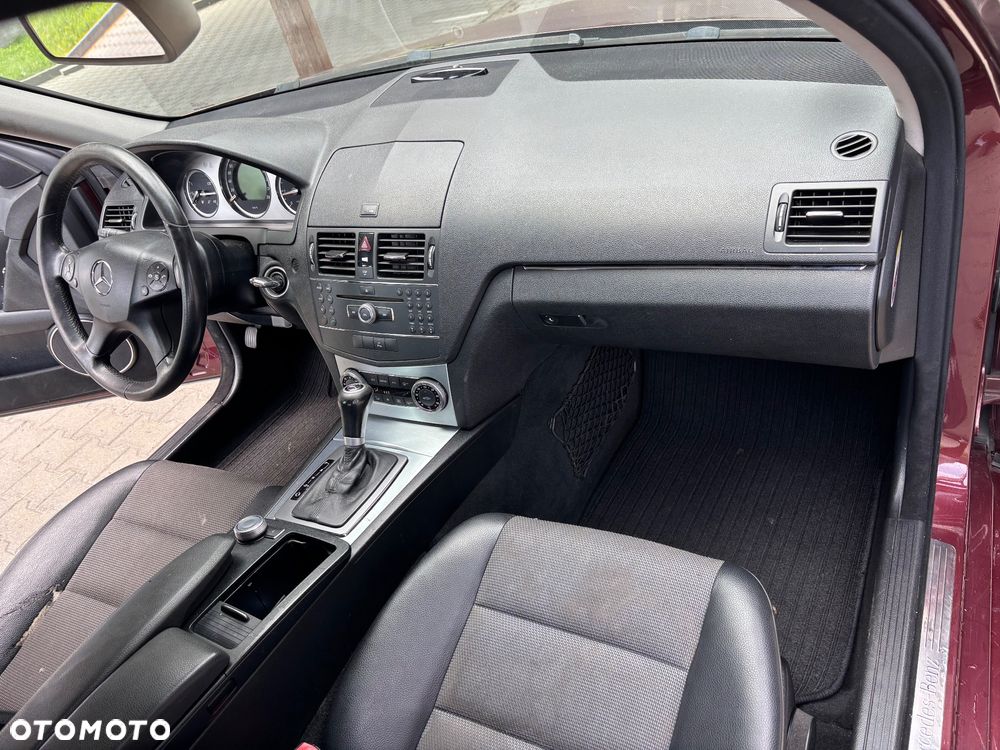 Mercedes-Benz Klasa C 220 CDI DPF Automatik Avantgarde - 16