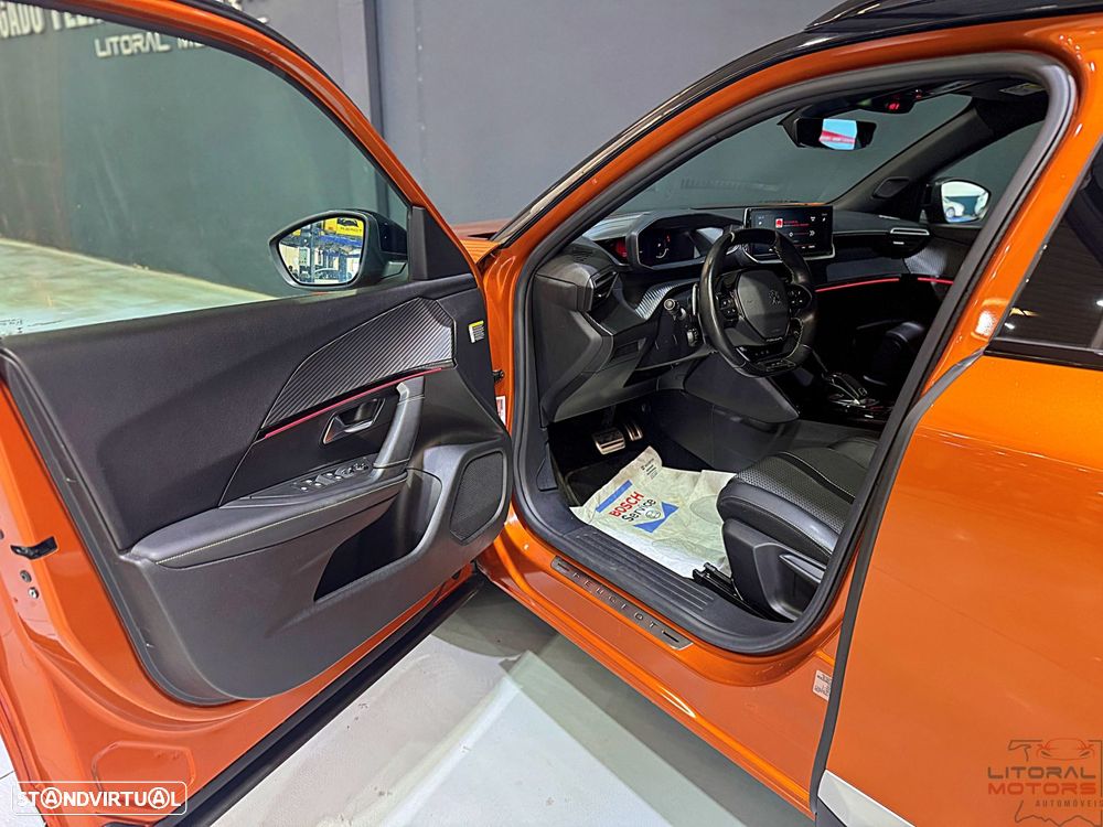 Peugeot 2008 1.2 PureTech GT EAT8 - 14