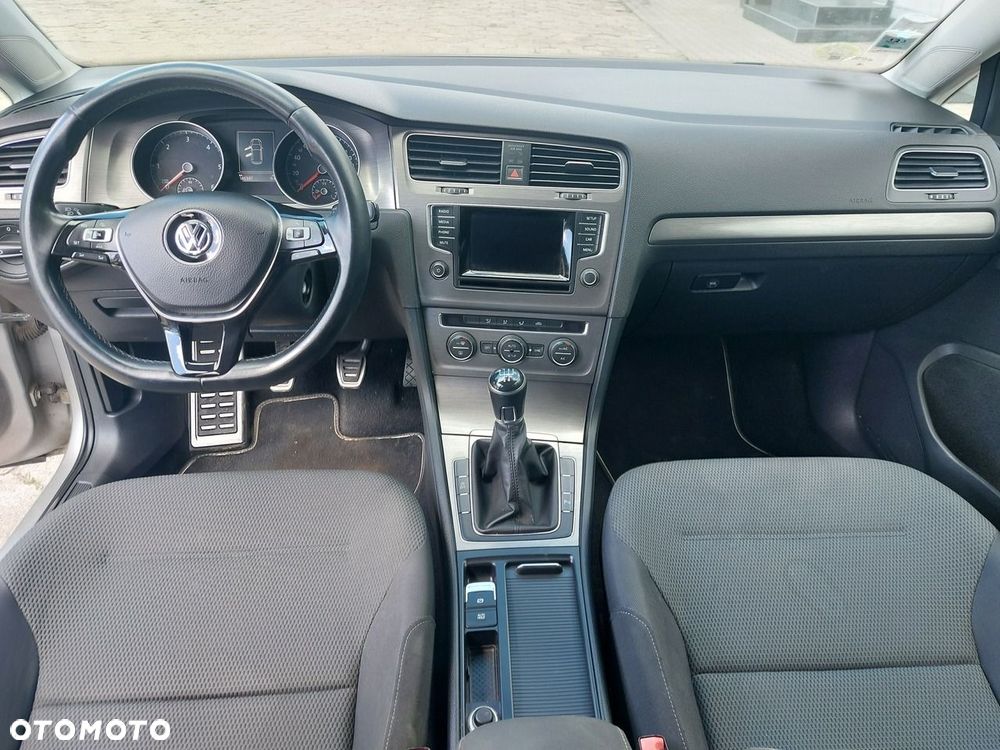 Volkswagen Golf - 18