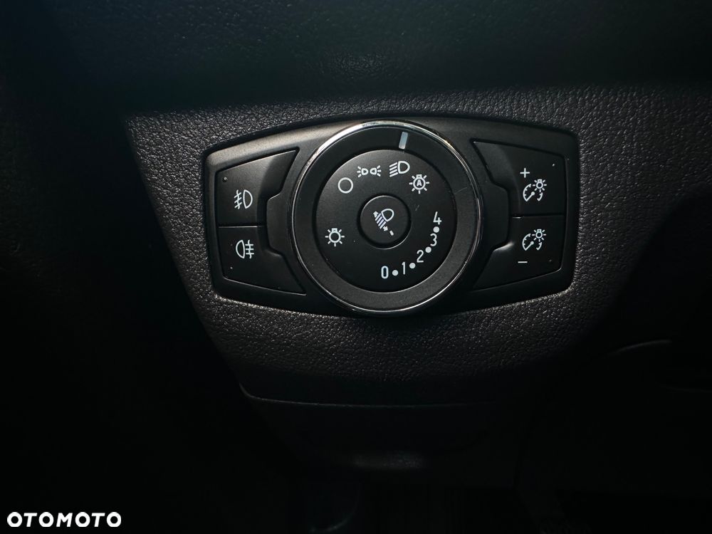 Ford Tourneo Courier - 30