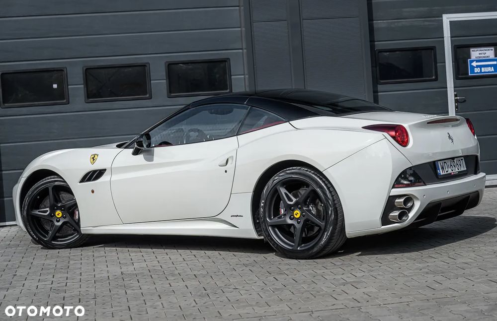 Ferrari California F1 DCT - 12