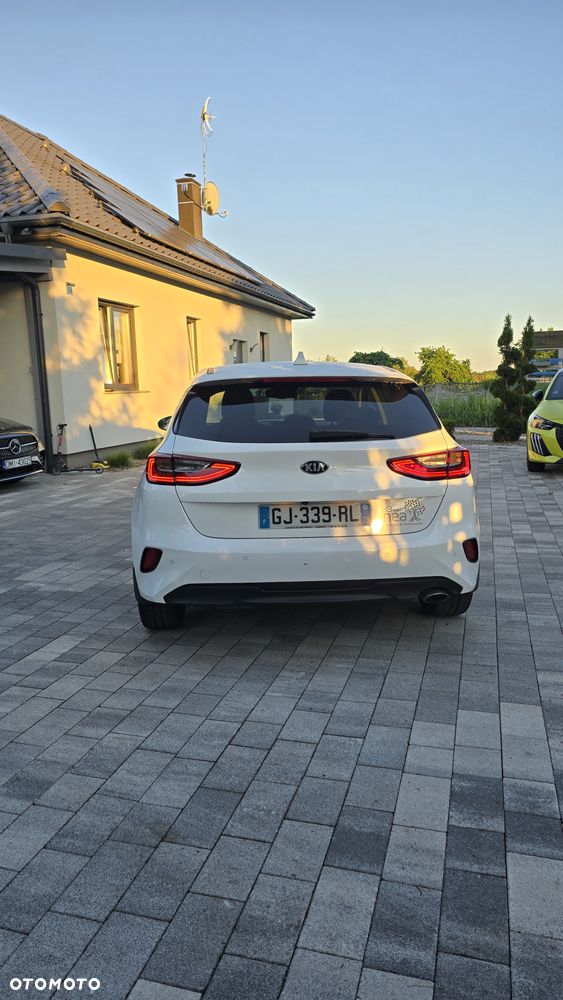 Kia Ceed 1.6 CRDi mHEV Business Line - 3