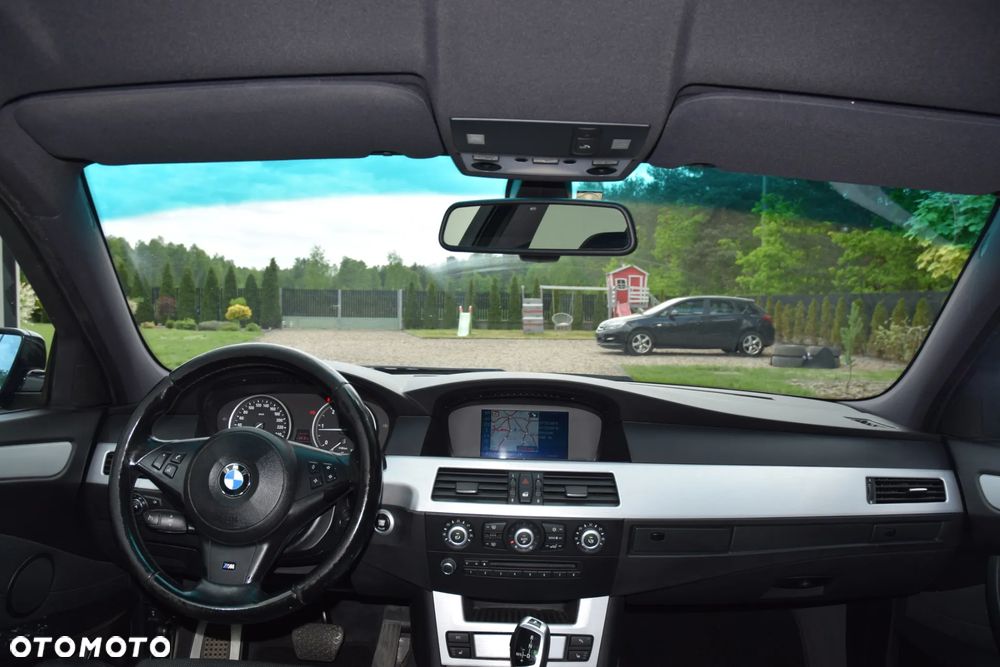 BMW Seria 5 520d - 24