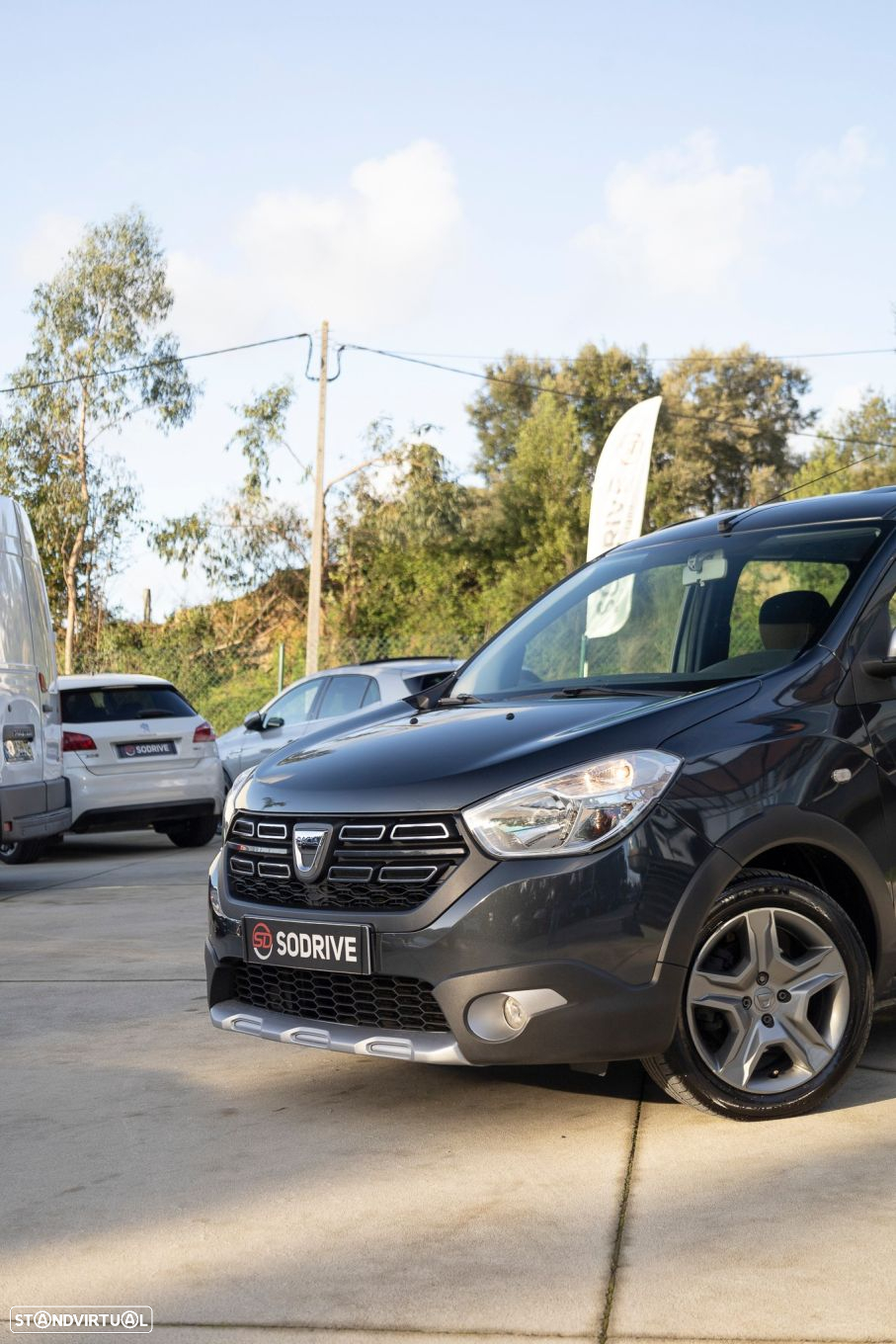Dacia Lodgy 1.5 Blue dCi Stepway 7L - 14