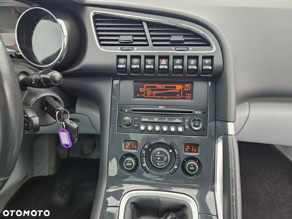 Peugeot 3008 155 THP Premium - 21