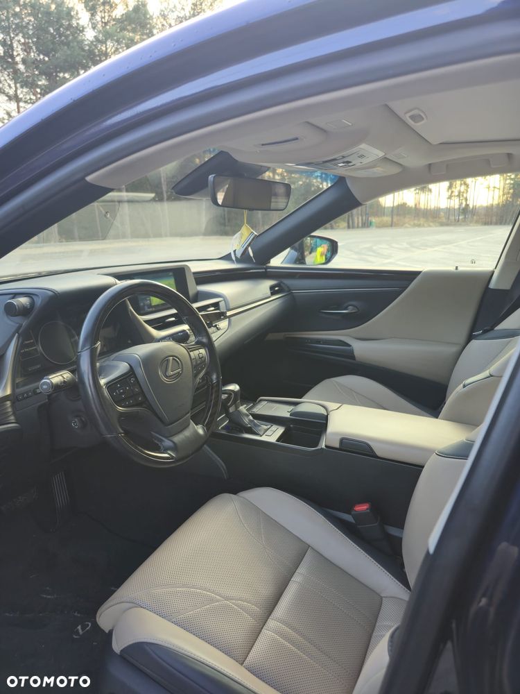Lexus ES - 8