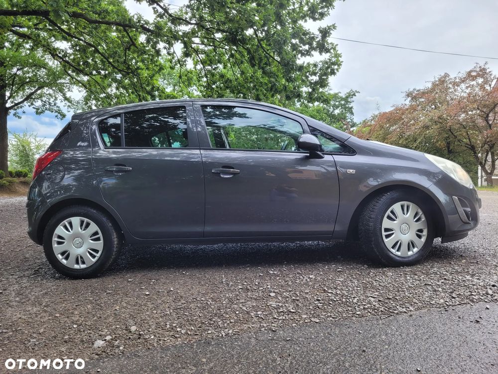 Opel Corsa 1.4 16V Satellite - 11