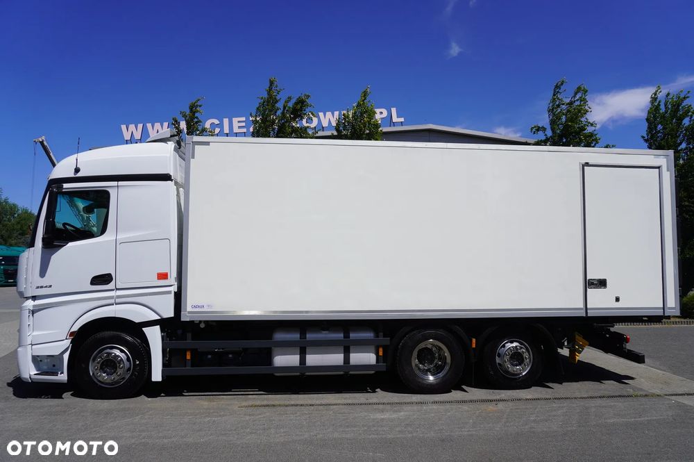 Mercedes-Benz Actros 2542 / Kabina Gigasalonka / Thermoking 1000R_225457 - 4