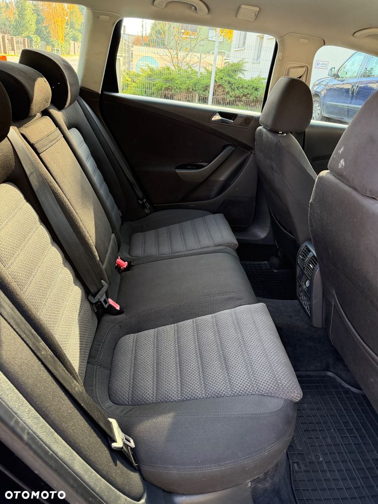 Volkswagen Passat 2.0 TDI Comfortline - 13