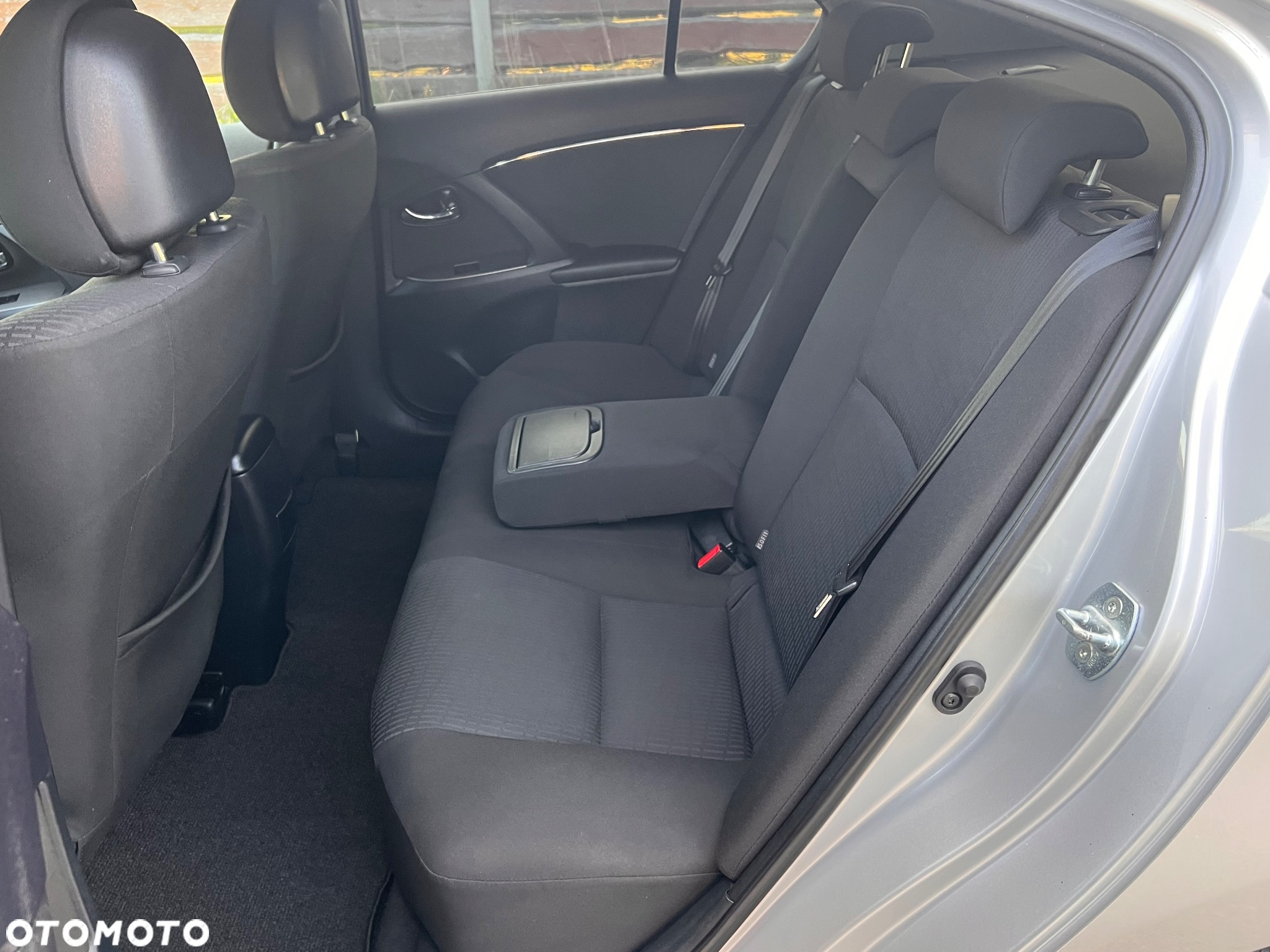 Toyota Avensis 1.8 Luna - 26