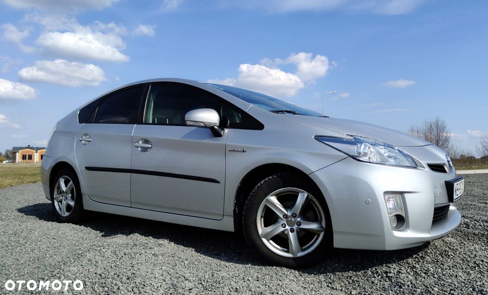 Toyota Prius (Hybrid) - 9