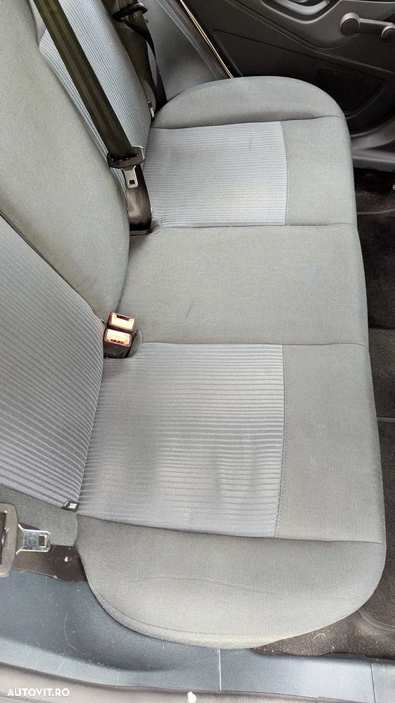 Ford Fiesta 1.25i Ambiente - 13