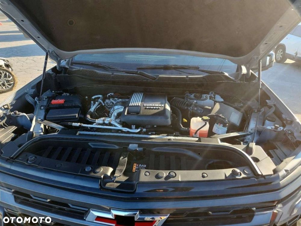 Chevrolet Silverado - 11