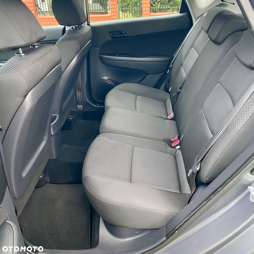 Hyundai i30 i30cw 1.6 CRDi FIFA WM Edition - 20