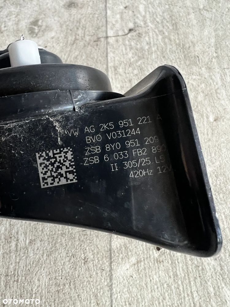 KLAKSON LEWY SYGNAŁ DŹWIĘKOWY UCHWYT AUDI A3 8Y 2K5951221A 8Y0951209 - 4
