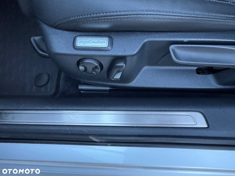 Volkswagen Passat - 27