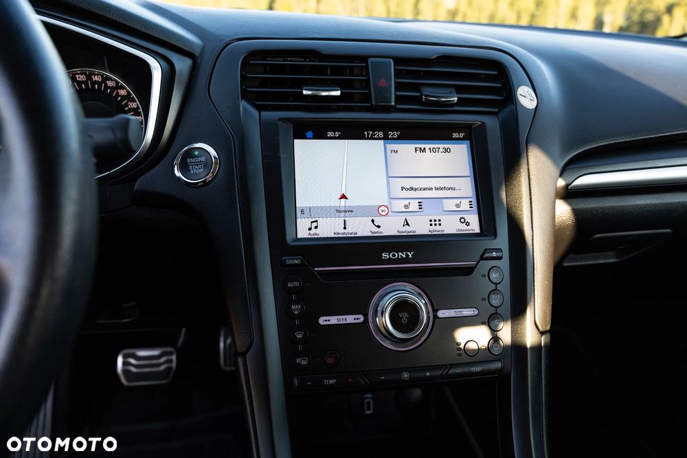 Ford Fusion 2.0 EcoBoost Titanium - 17