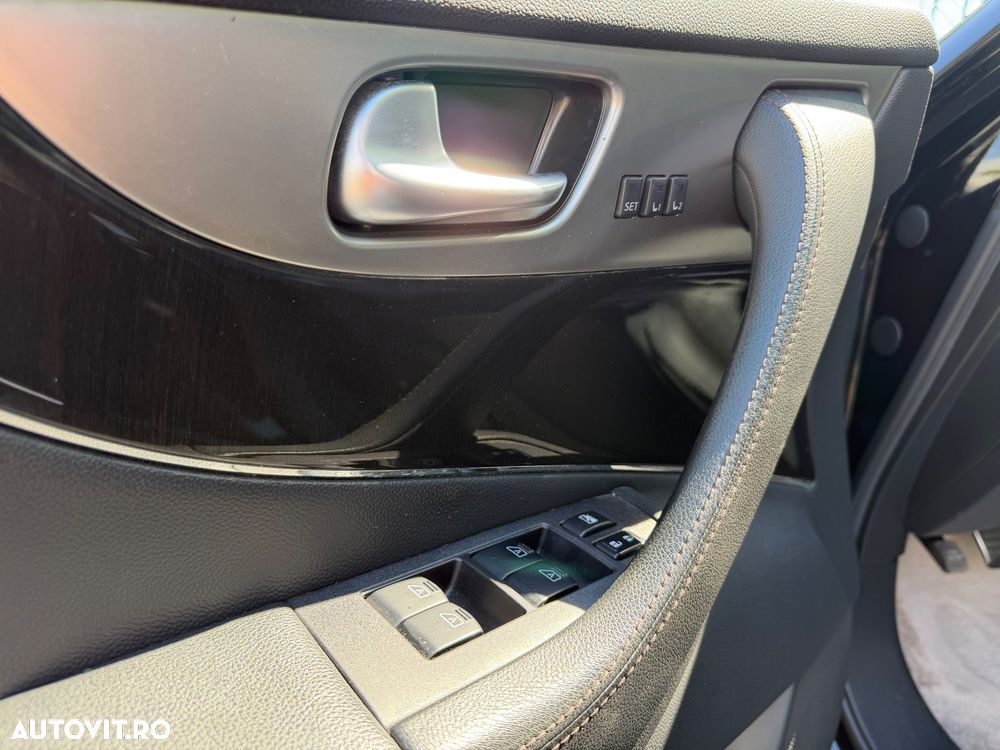 Infiniti Q70 - 19