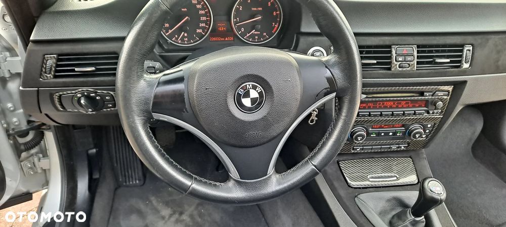 BMW Seria 3 320i - 12