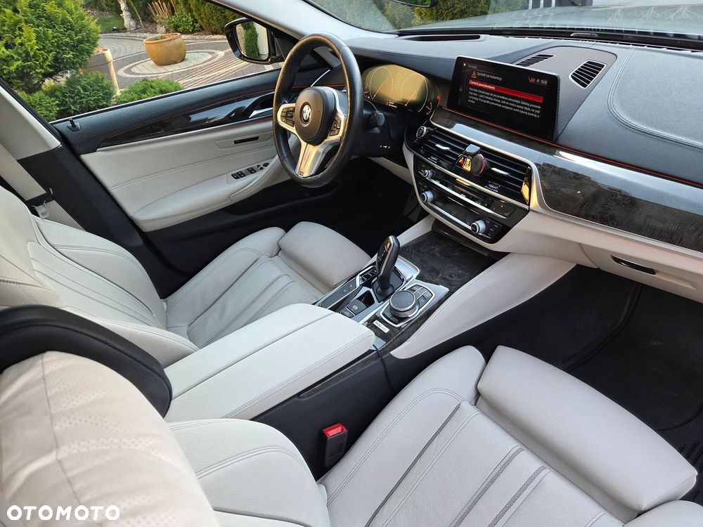 BMW Seria 5 520d xDrive Luxury Line - 13