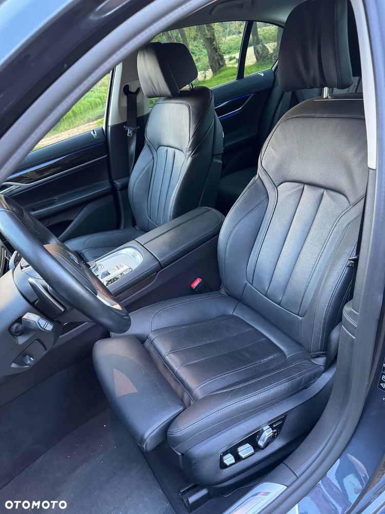 BMW Seria 7 730d xDrive - 12