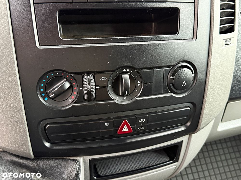Mercedes-Benz Sprinter - 16