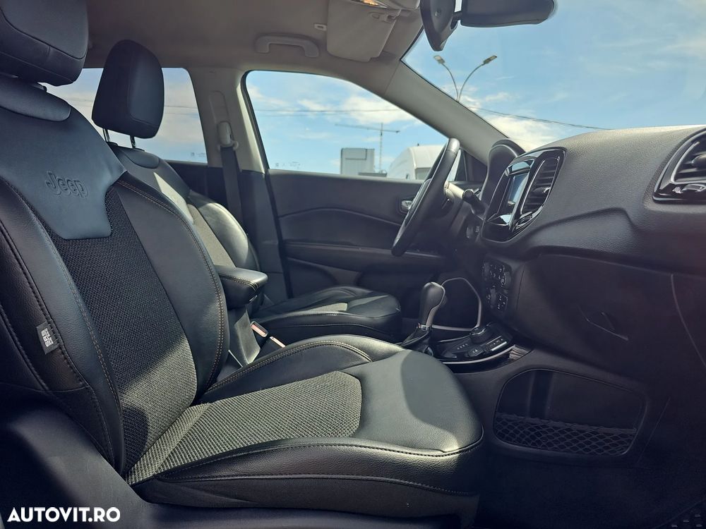 Jeep Compass - 12