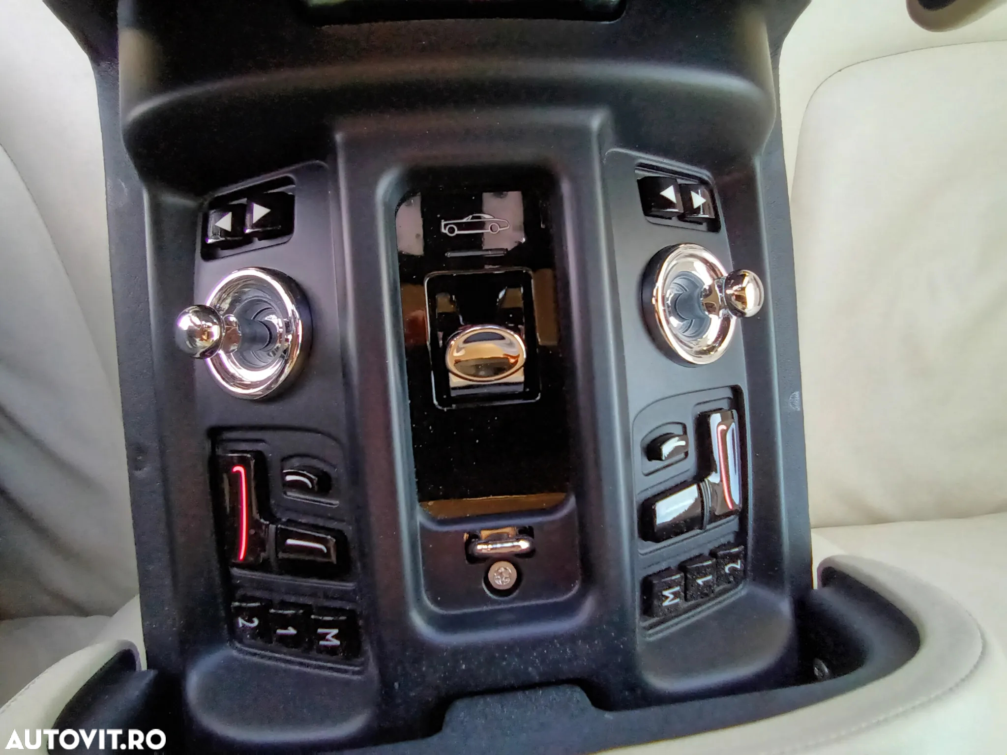 Rolls-Royce Phantom Drophead Coupe - 22