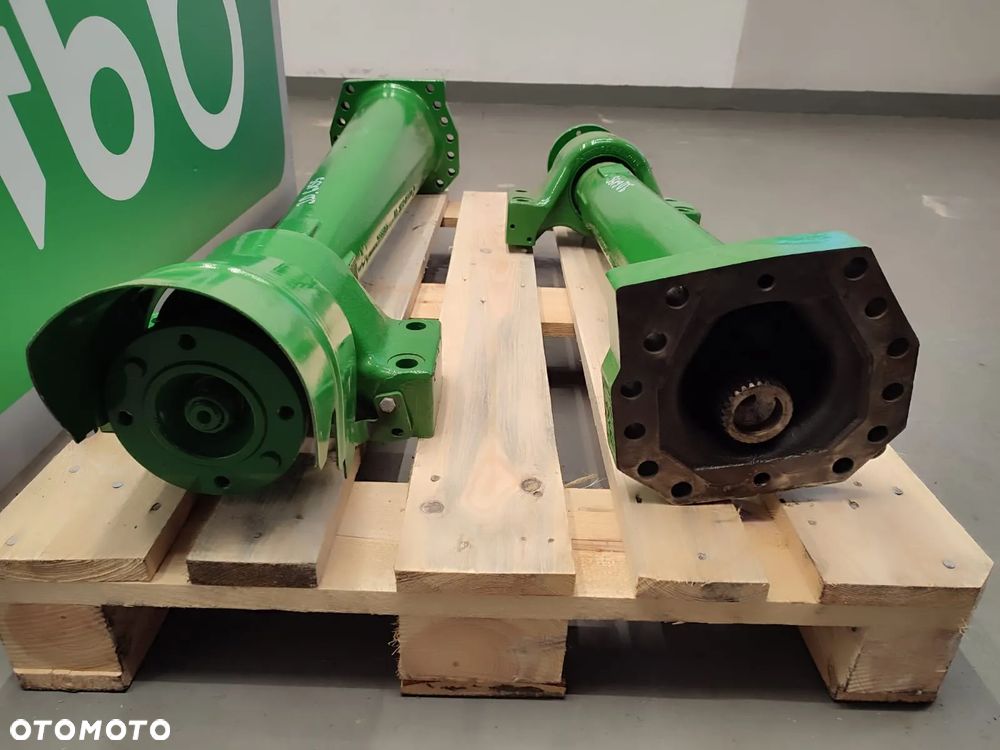 Wał napędowy Przystawka Obudowa L219557 John Deere 6155 - 7