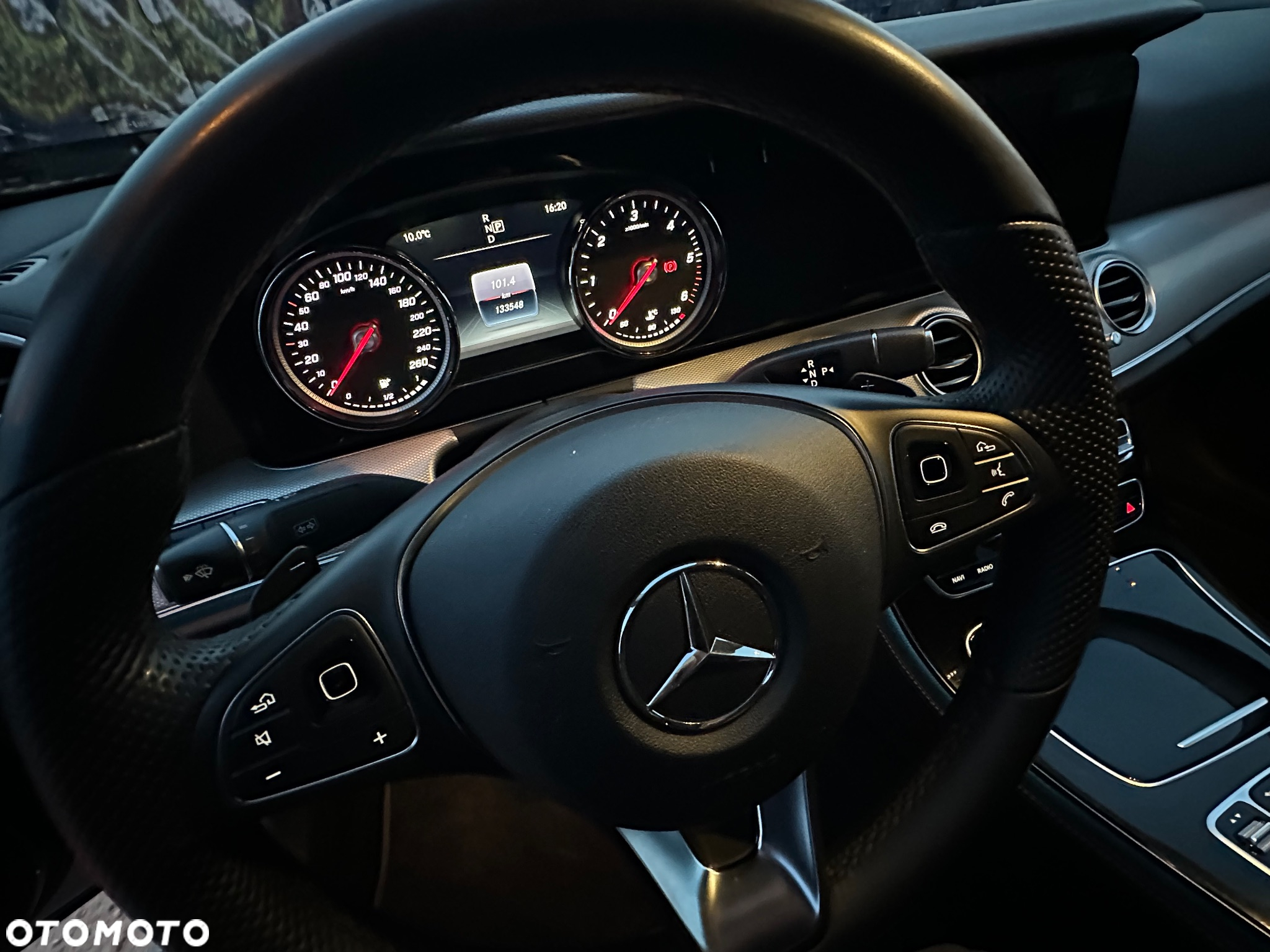 Mercedes-Benz Klasa E 220 d 4Matic T 9G-TRONIC Avantgarde - 26