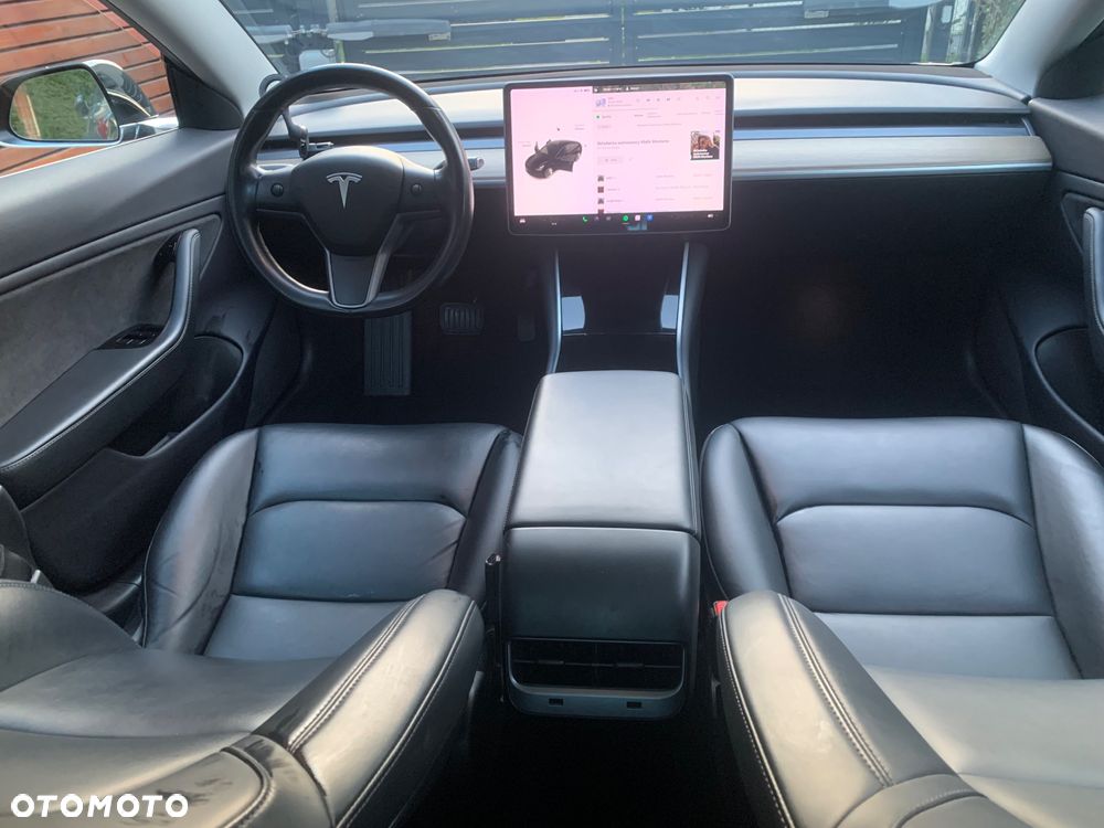 Tesla Model 3 - 10