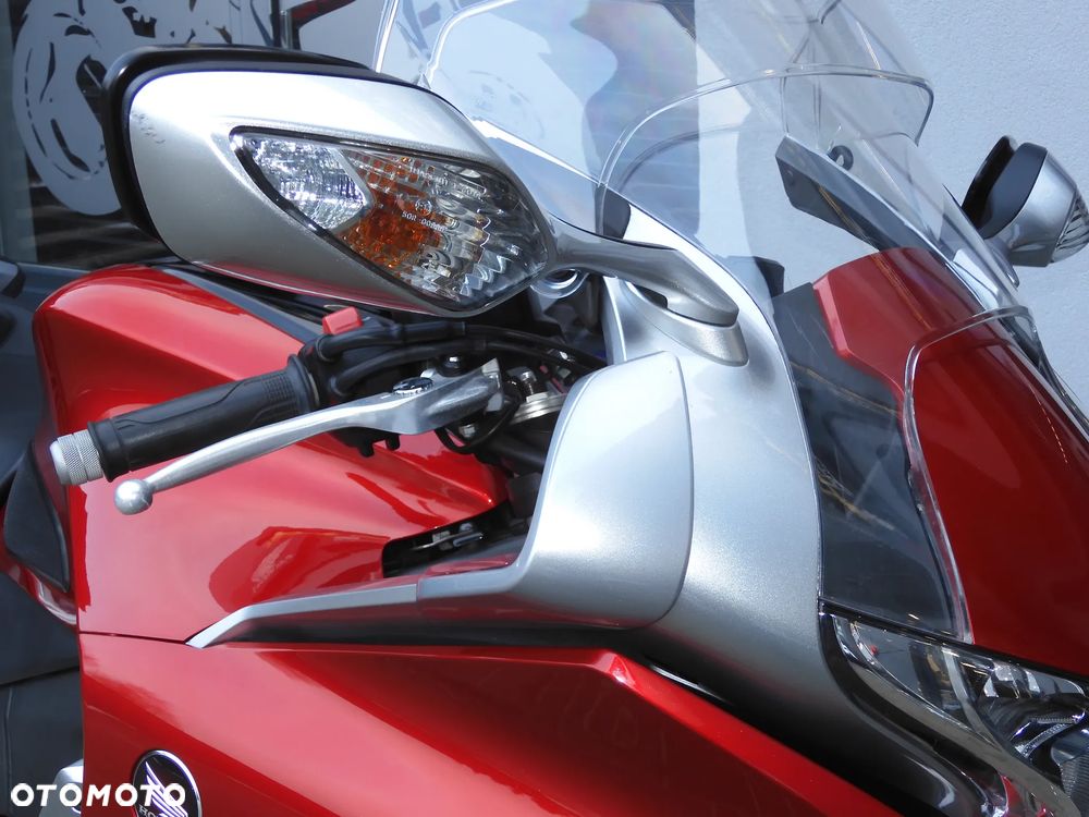Honda VFR - 6