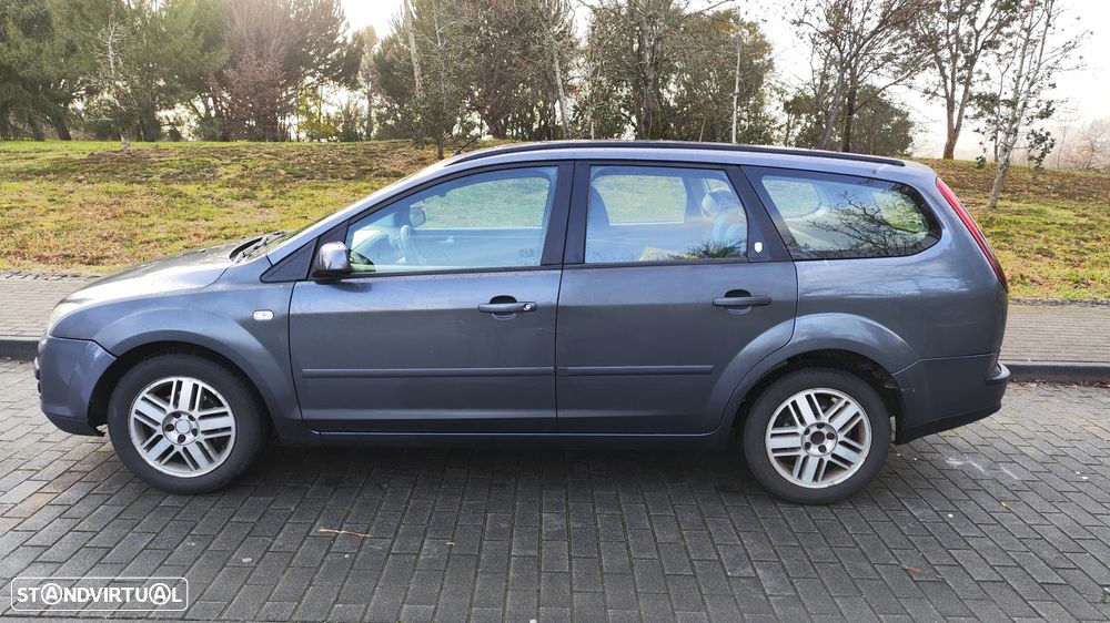 Ford Focus SW 1.6 TDCi Ghia - 11