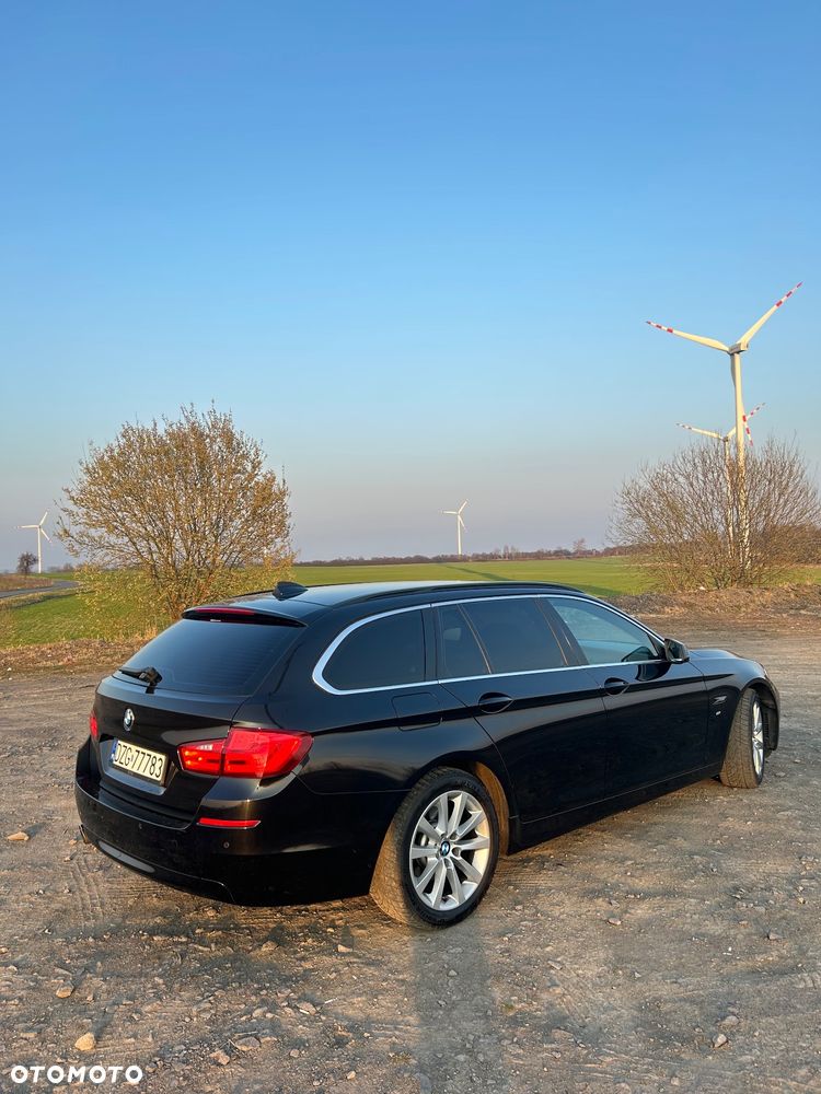BMW Seria 5 530d xDrive - 7