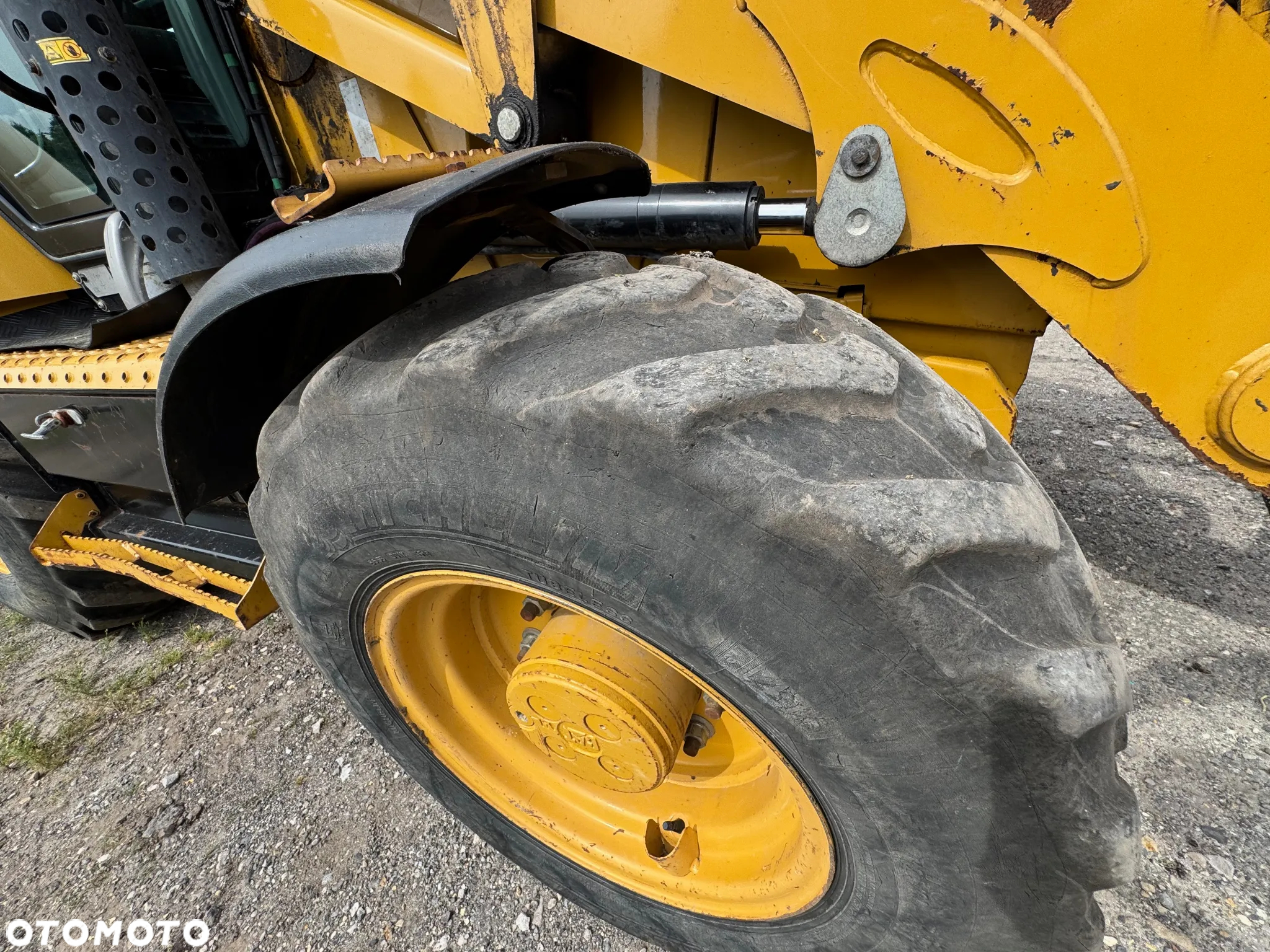 Caterpillar 432F2 - 9
