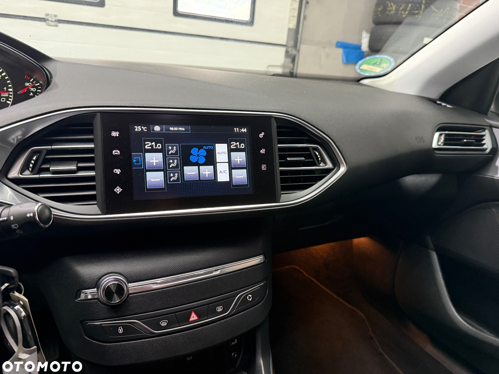 Peugeot 308 1.6 THP Allure - 18