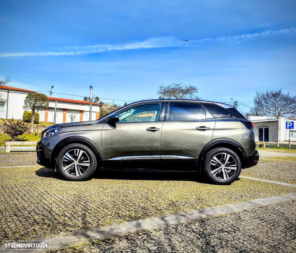 Peugeot 3008 PureTech 130 Stop & Start GPF Allure Pack - 32