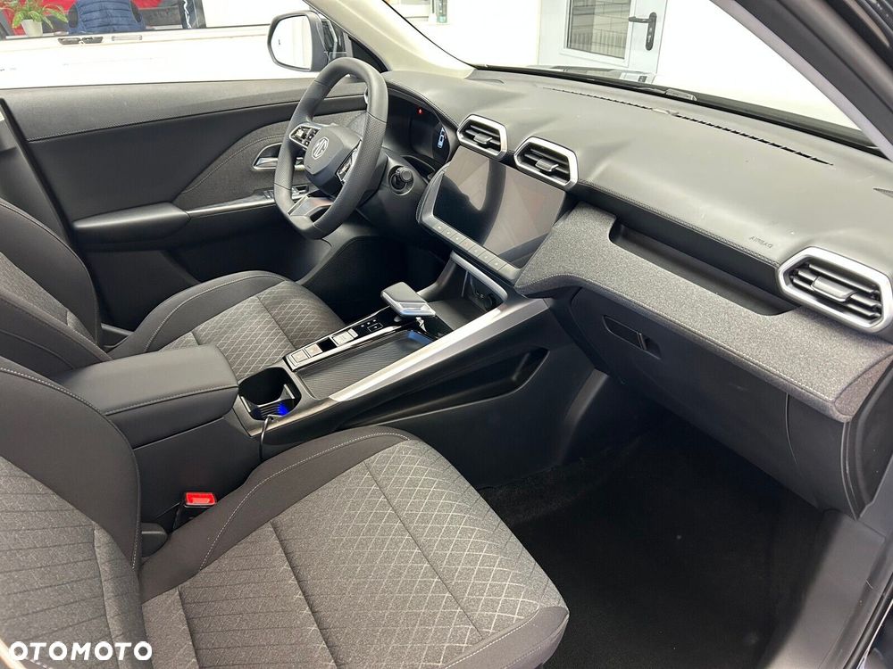 MG ZS Hybrid+ - 14