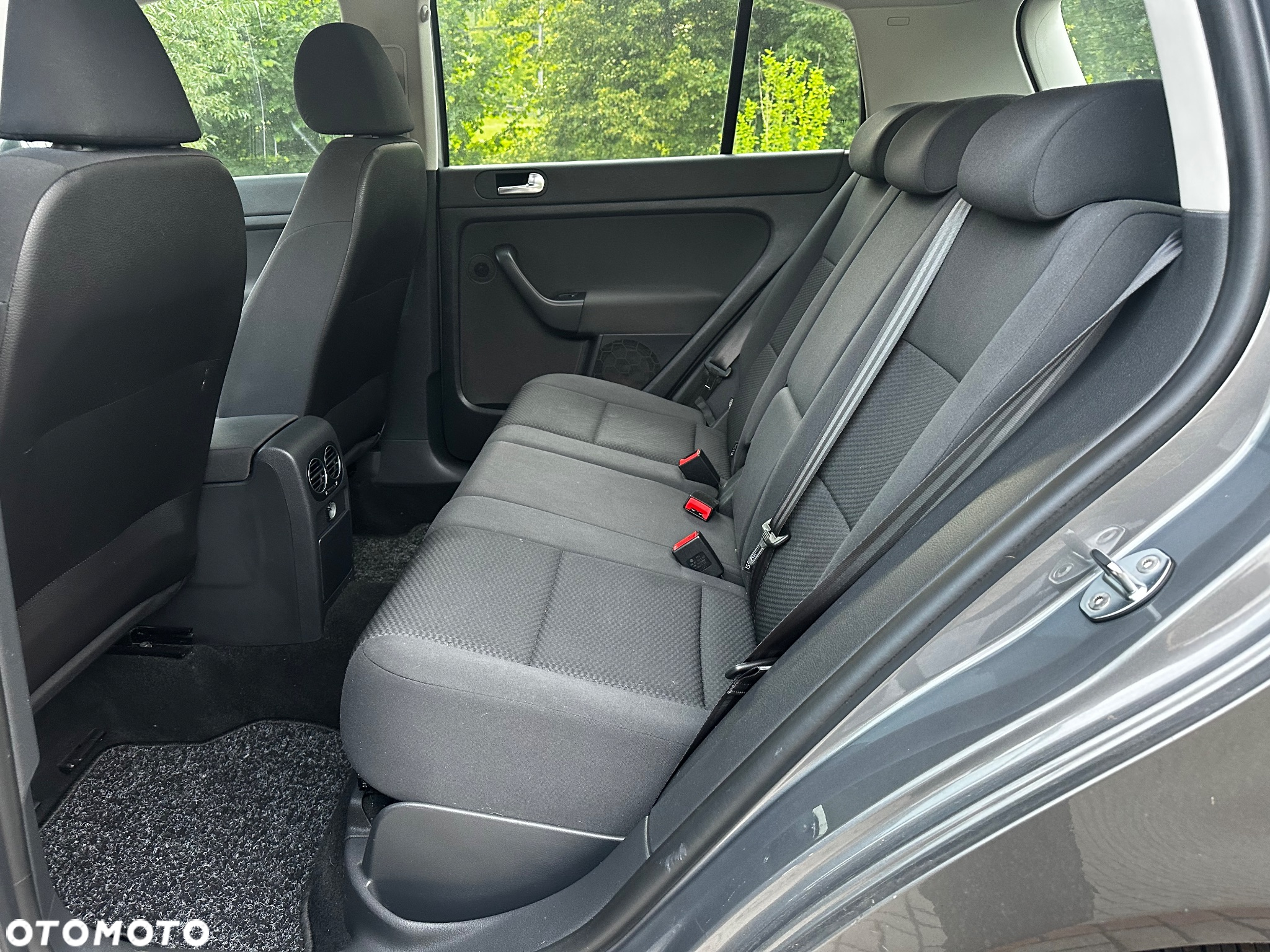Volkswagen Golf Plus 1.6 TDI BlueMot Comfortline - 33