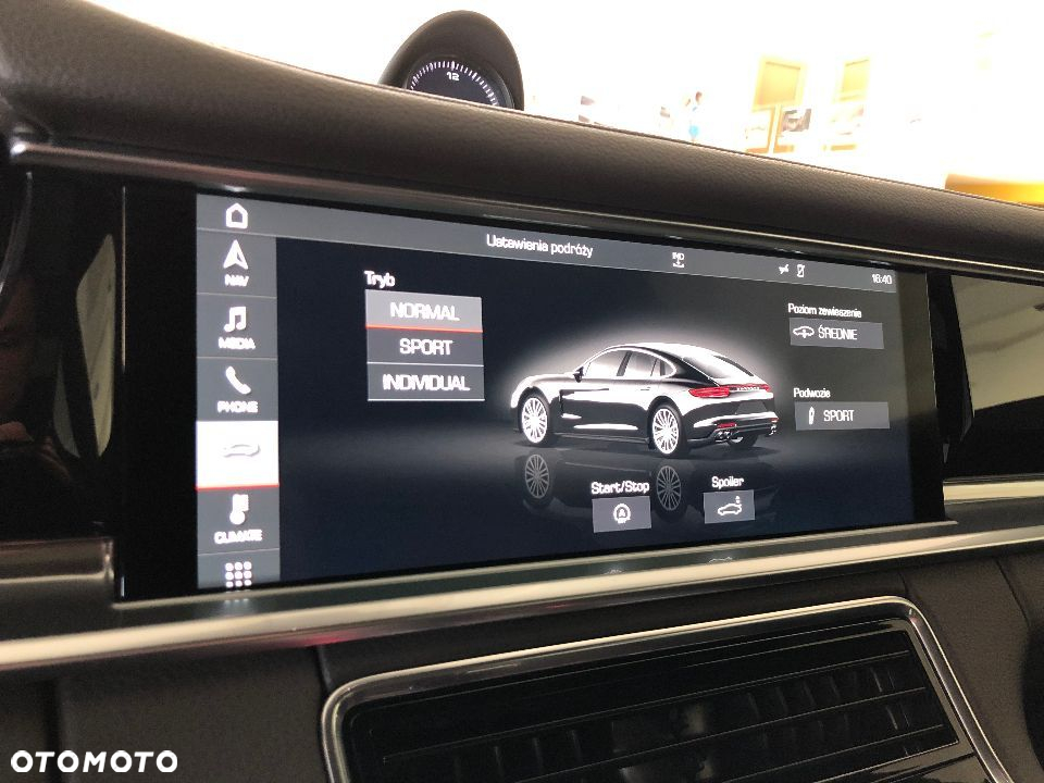 Porsche Panamera 4S - 26