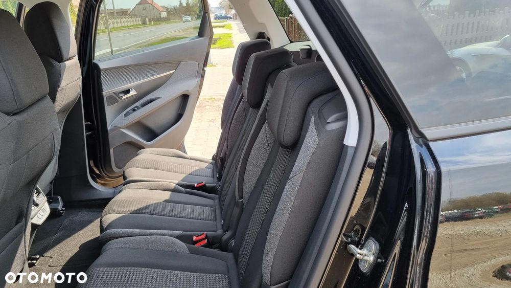 Peugeot 5008 BlueHDI 130 EAT8 Active Pack - 29