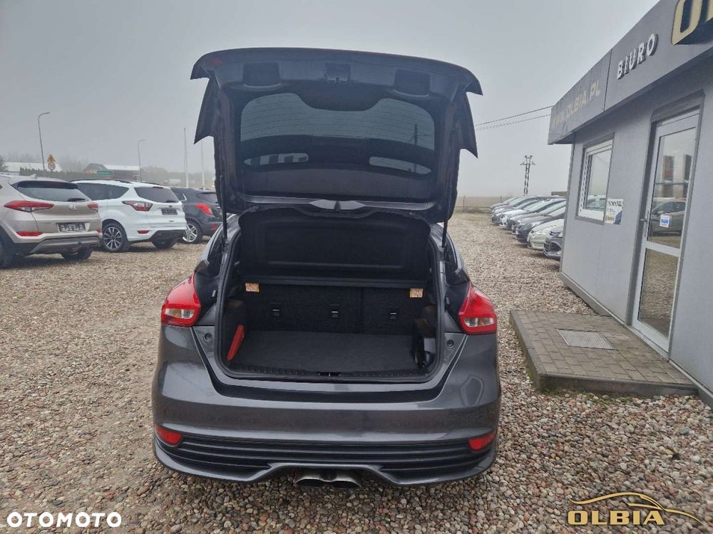 Ford Focus 2.0 EcoBoost ST - 9