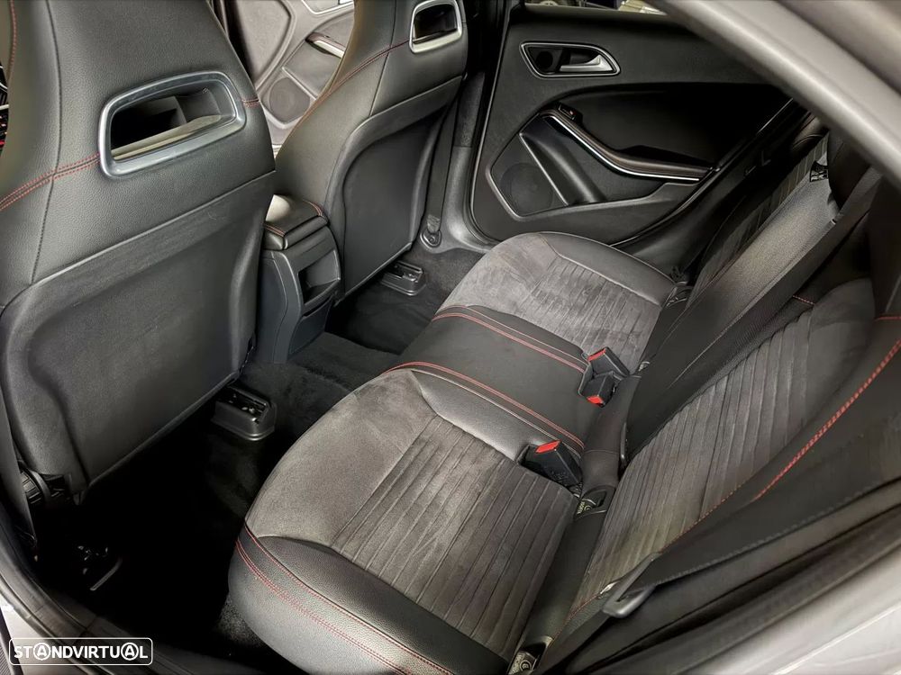 Mercedes-Benz A 180 d AMG Line - 34