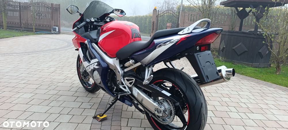 Honda CBR - 7